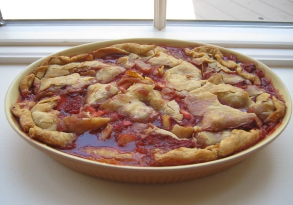 Foodie Fridays: Strawberry Rhubarb Pandowdy